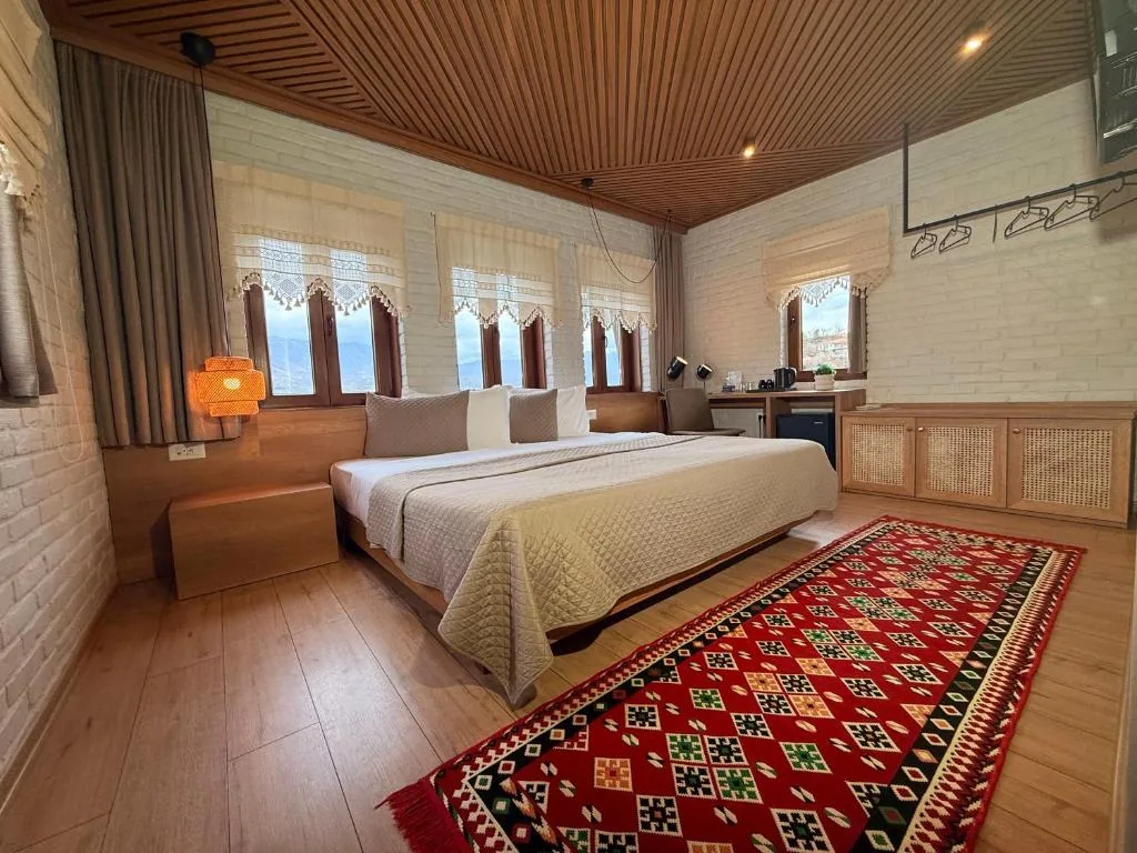 Deluxe Double or Twin Room with City View — The Stone Sky Hotel